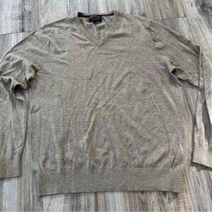 Banana Republic Men’s Premium Luxe Yarn Knit V-Neck Sweater in Tan Size Large